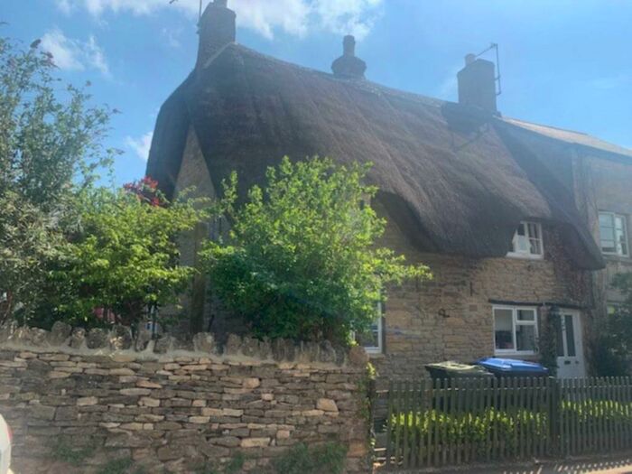 2 Bedroom Cottage To Rent In Bushey Row, Bampton, OX18