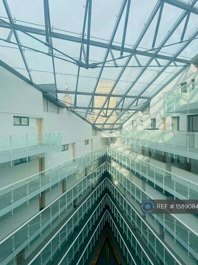 2 Bedroom Flat To Rent In Mann Island, Liverpool, L3