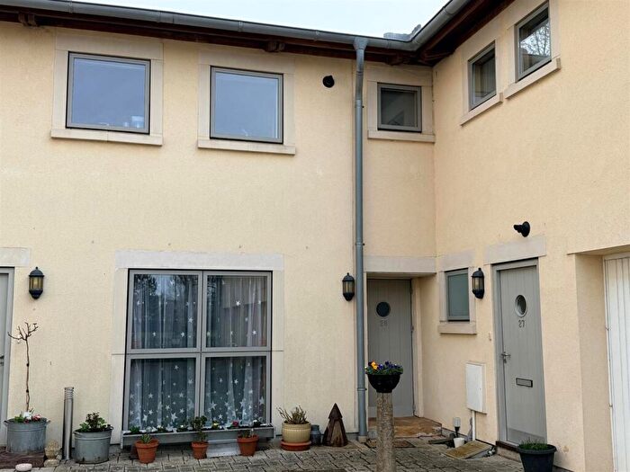 3 Bedroom Apartment To Rent In Midford Road, Bath, BA2