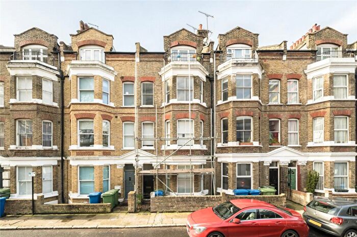 2 Bedroom Apartment To Rent In Oswin Street, London, SE11
