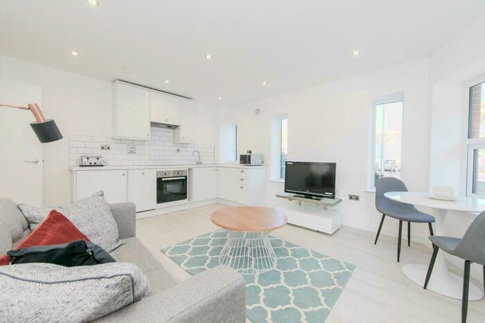 1 Bedroom Apartment To Rent In Cromwell Square, Ipswich, IP1