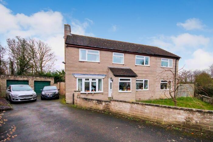 5 Bedroom Detached House To Rent In Parklands Way, Somerton TA11