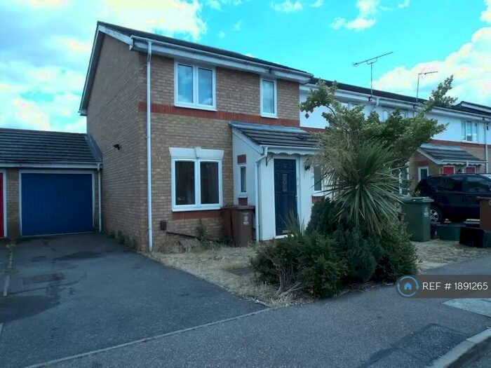 3 Bedroom End Of Terrace House To Rent In Sandpiper Drive, Erith, DA8