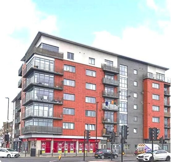 1 Bedroom Flat For Sale In The Roundway, Tottenham, London, N17