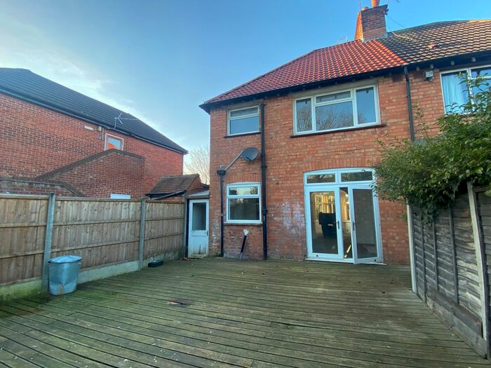 3 Bedroom Semi-Detached House To Rent In Marshall Lake Road, Shirley, Solihull, B90