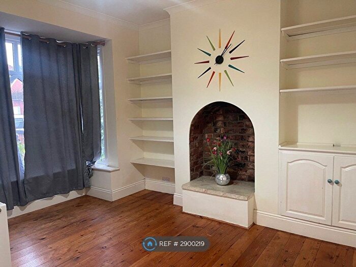 2 Bedroom Terraced House To Rent In Park Hill Road, Birmingham, B17