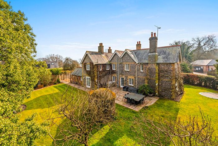 6 Bedroom Detached House For Sale In Hazelwood Lane, Coulsdon, CR5