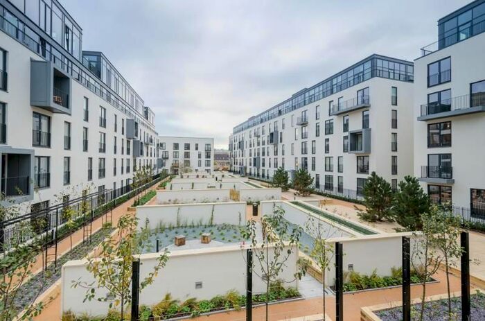 2 Bedroom Flat To Rent In Alexandra House, Elizabeth Parade, Bath, BA2