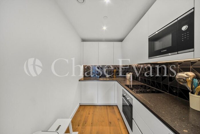 1 Bedroom Flat For Sale In Deacon Street, Elephant & Castle, London, SE17