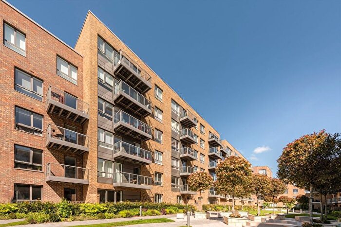 2 Bedroom Flat To Rent In High Street, London, N8