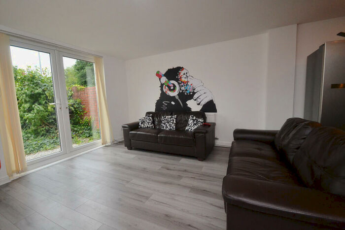 6 Bedroom End Of Terrace House To Rent In Birchfields Road, Fallowfield, Manchester, M13