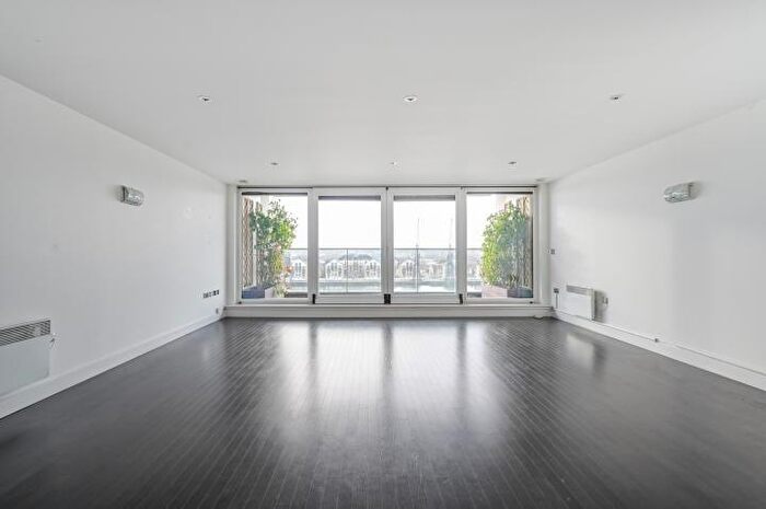 2 Bedroom Flat For Sale In Coral Apartments, Western Gateway, London, E16