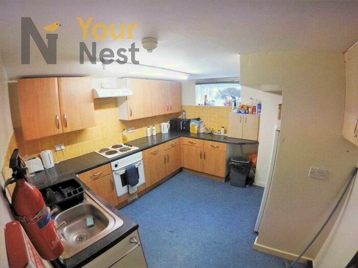 5 Bedroom Terraced House To Rent In Beamsley Mount, Hyde Park, LS6