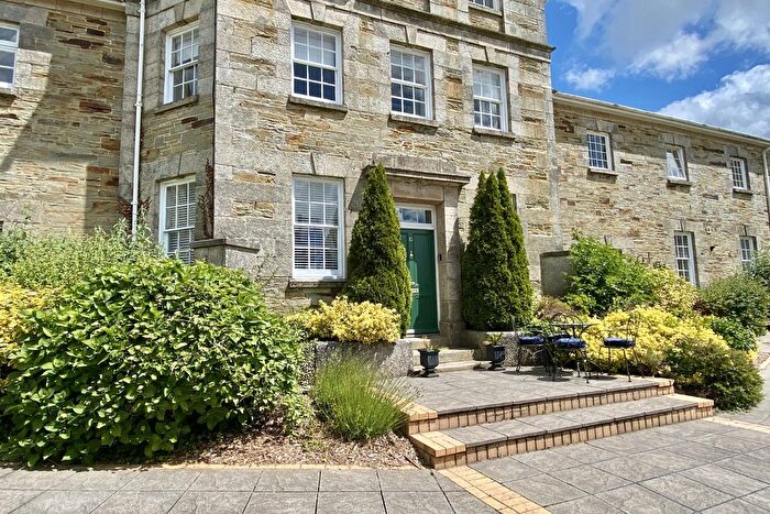 2 Bedroom Flat For Sale In Retreat Court, St. Columb, TR9