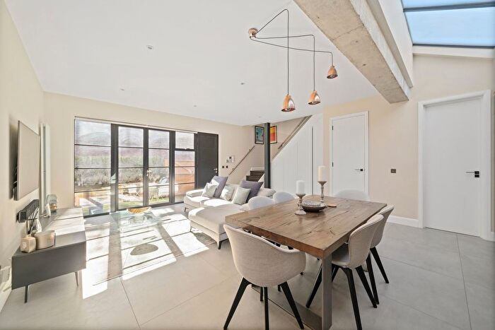 2 Bedroom Semi-detached House For Sale In Parkside, Ravenscourt Park, Hammersmith, W6