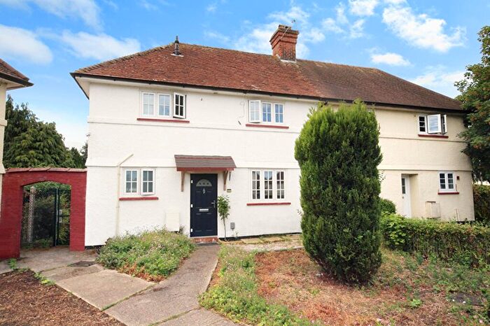 4 Bedroom Semi-Detached House For Sale In West View, Letchworth Garden City, SG6