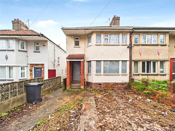 3 Bedroom Semi Detached House For Sale In Oakenhill Walk, Bristol, BS4
