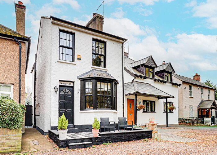 2 Bedroom Detached House For Sale In Waterside, London Colney, AL2