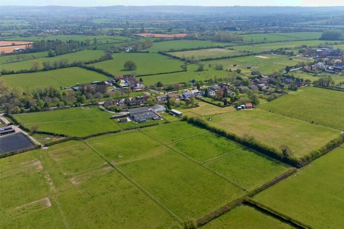3 Bedroom Equestrian Facility To Rent In Henton, Chinnor, Oxfordshire, OX39