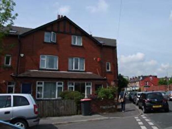 3 Bedroom End Of Terrace House To Rent In Hessle Walk, Hyde Park, Leeds, LS6