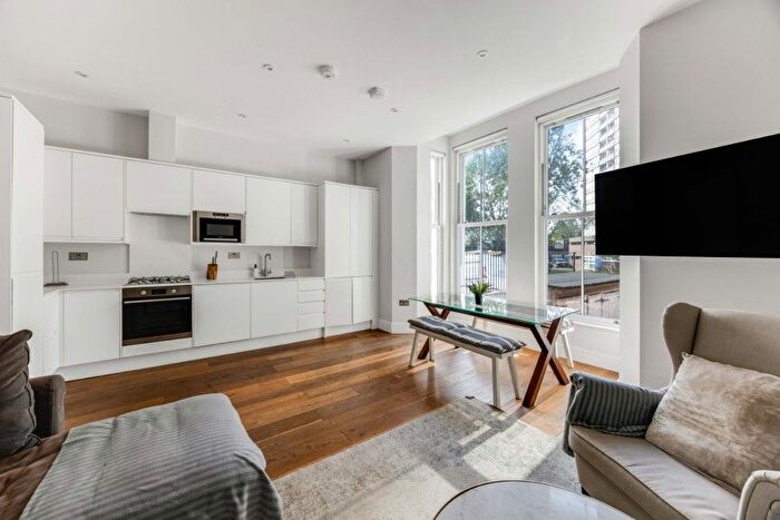 2 Bedroom Flat To Rent In Shoot Up Hill, West Hampstead, NW2