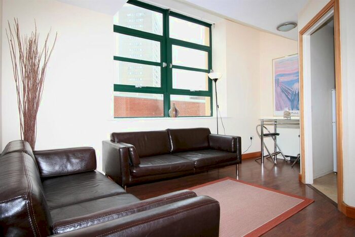 2 Bedroom Flat To Rent In King Edwards Road, Edgbaston, Birmingham, B1