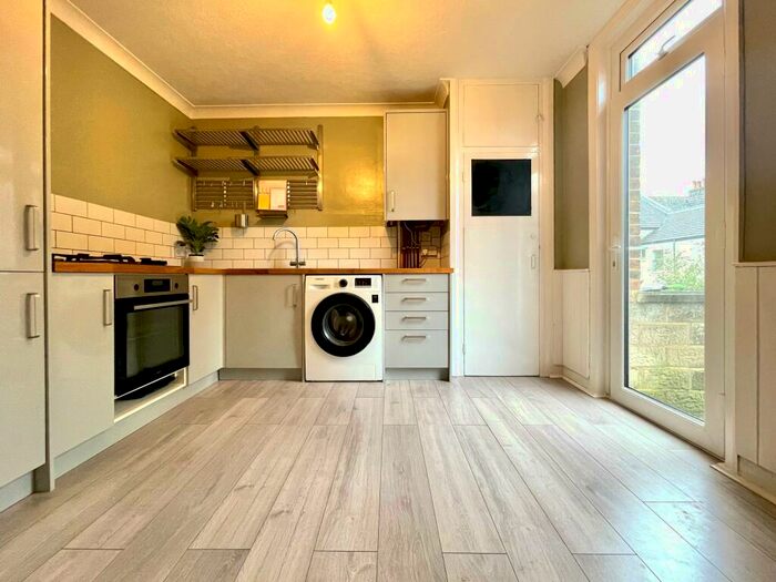 1 Bedroom Flat To Rent In Bridge Road, Worthing, BN14