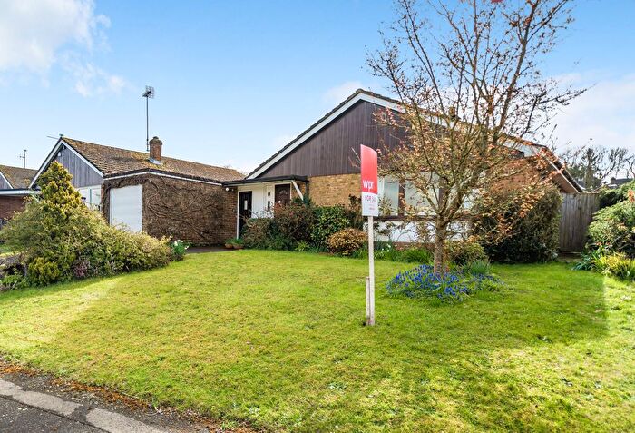 3 Bedroom Bungalow For Sale In Will Hall Close, Alton, Hampshire, GU34