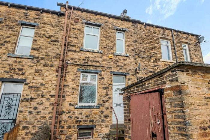 2 Bedroom Terraced House To Rent In North View Terrace, Stanningley, Pudsey, Yorkshire, LS28