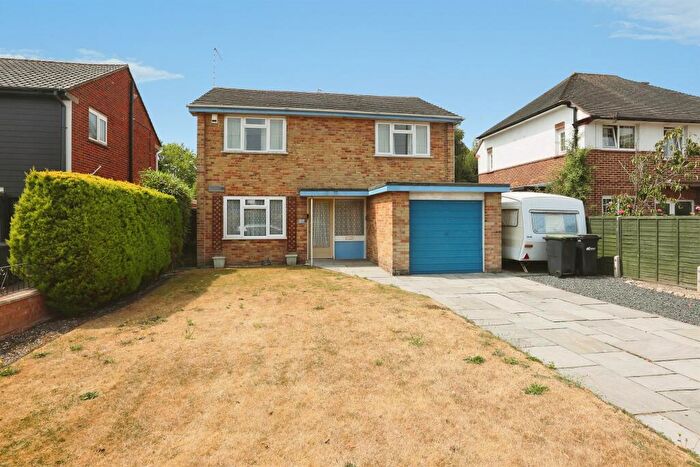 4 Bedroom Detached House For Sale In Foster Road, Gosport, PO12