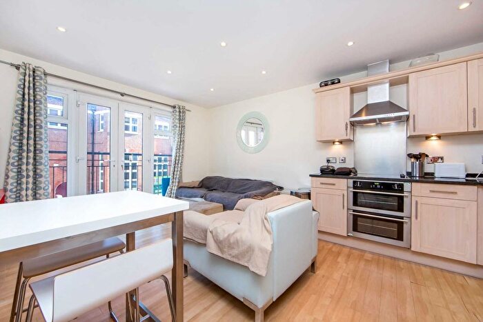 2 Bedroom Flat To Rent In Compton Road, Wimbledon, SW19