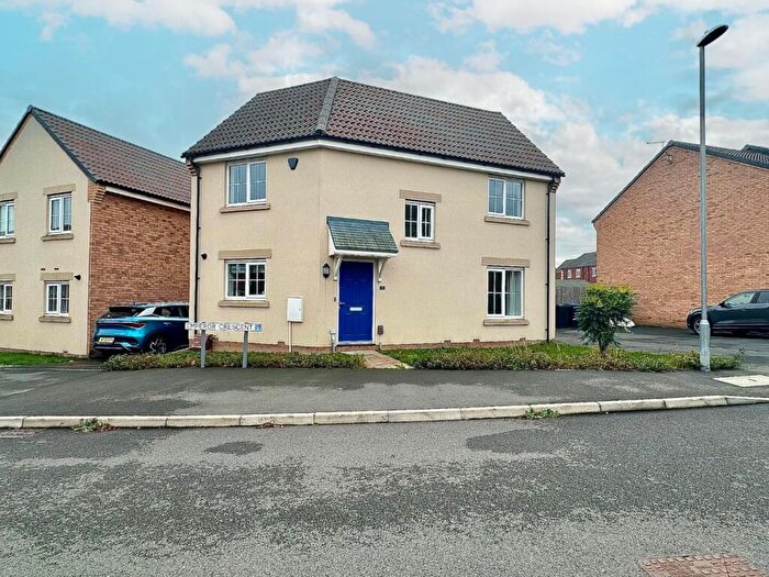 3 Bedroom Detached House For Sale In Emperor Crescent, Pineham Village, Northampton, NN4