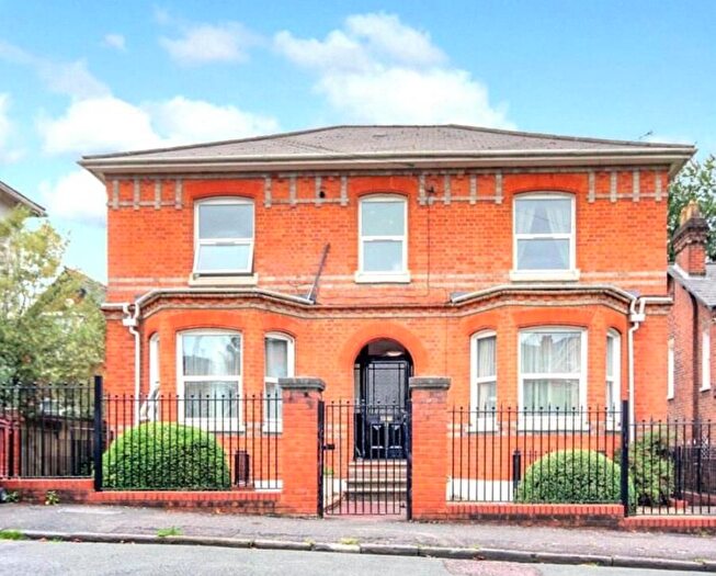 2 Bedroom Flat To Rent In Brunswick Hill, Reading, RG1