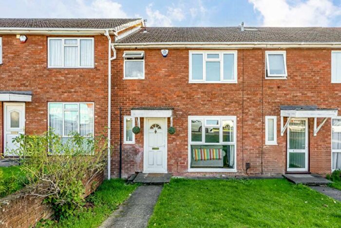 3 Bedroom Terraced House For Sale In Colin Drive, London, NW9