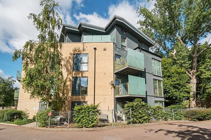 2 Bedroom Flat To Rent In Stanmore, Harrow, HA7