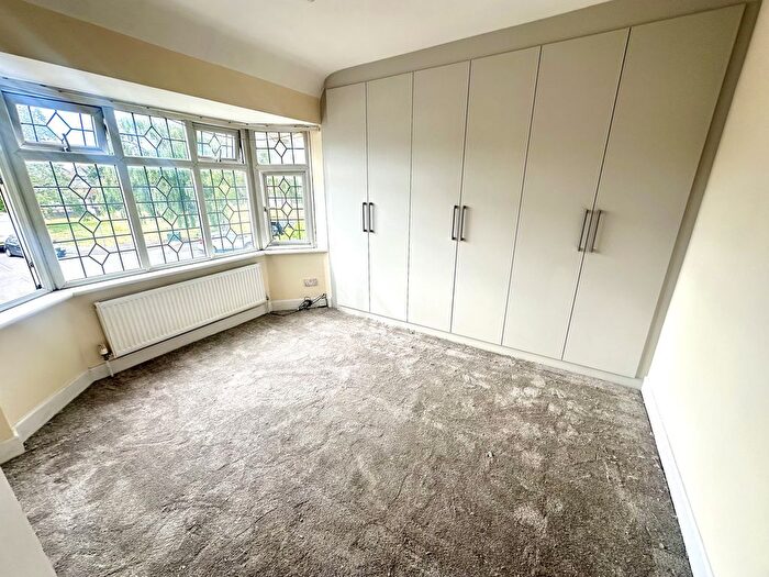 4 Bedroom Semi-Detached House To Rent In Brookside Road, Hayes, Greater London, UB4