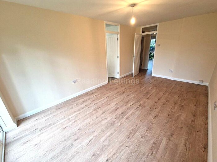 1 Bedroom Flat To Rent In Josephine Court, Reading, RG30
