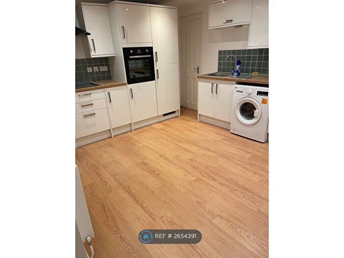 2 Bedroom End Terrace House To Rent In New Hey Road, Huddersfield, HD3