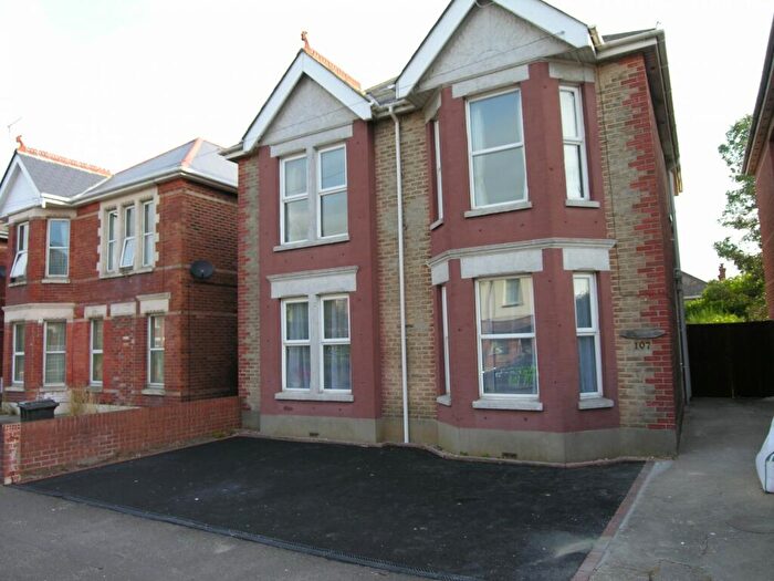 6 Bedroom House To Rent In Bedroom Detached House In Winton, BH9