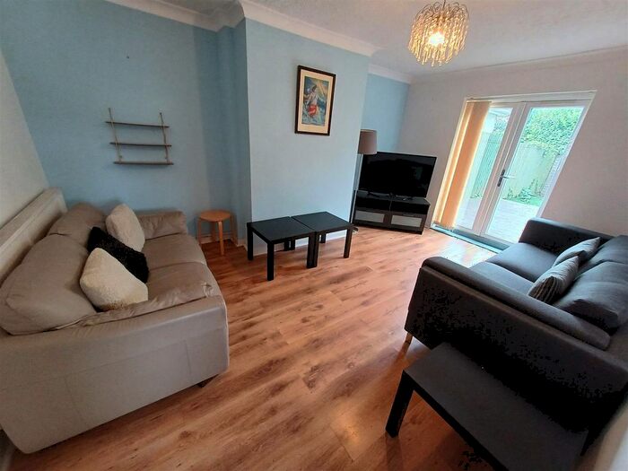 3 Bedroom Property To Rent In North Road, Cardiff, CF14