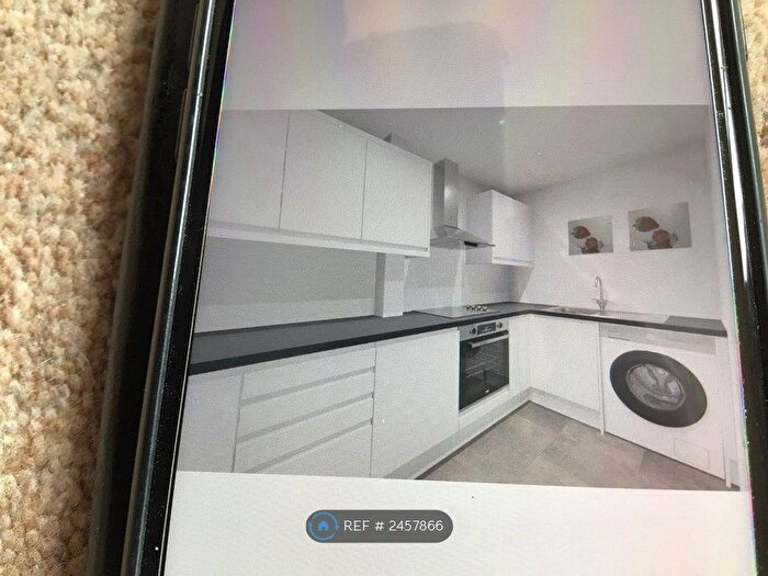 3 Bedroom Flat To Rent In Sauchiehall St, Glasgow, G3