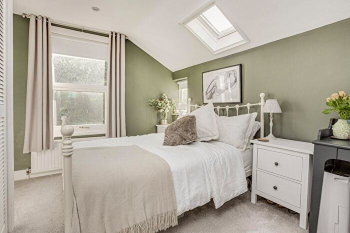 1 Bedroom Flat To Rent In Leathwaite Road, Battersea, SW11
