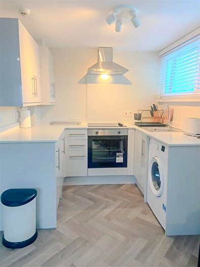 1 Bedroom Flat To Rent In Beech Avenue, Nottingham, NG7