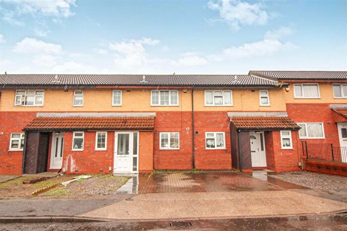 3 Bedroom House To Rent In Banbury Road, London, E17