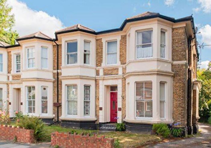 1 Bedroom Flat For Sale In Cheshunt House, - Sunny Gardens Road, Hendon, London, NW4