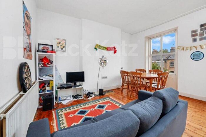 3 Bedroom Flat To Rent In Junction Road, Archway, N19