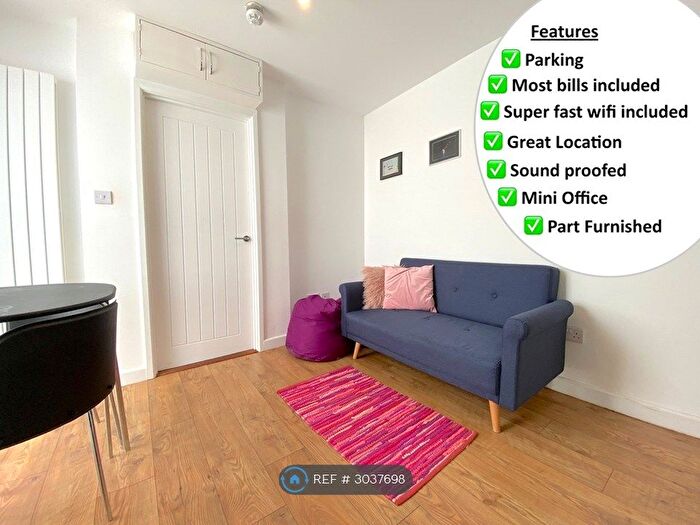 1 Bedroom Flat To Rent In Bay View Terrace, Newquay, TR7