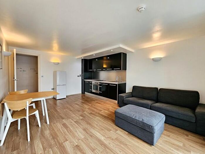 2 Bedroom Apartment To Rent In West Point Wellington Street Leeds, LS1