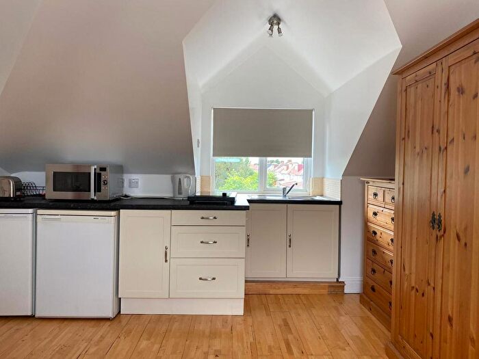 Studio To Rent In Jersey Road, Hounslow, TW5