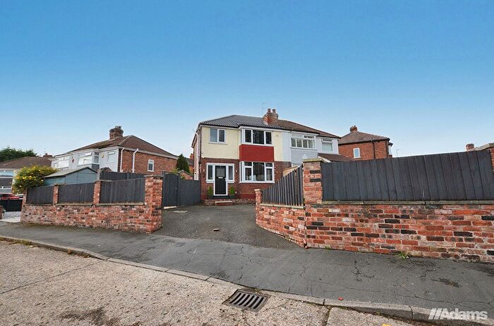 3 Bedroom Semi-Detached House For Sale In Hawthorn Avenue, Runcorn, WA7